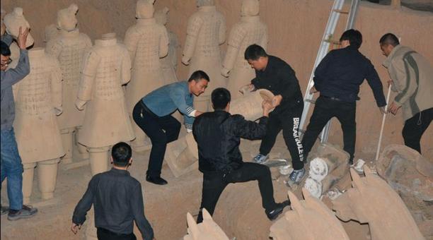 China destruye falsos ‘ejércitos de terracota’ que imitan el verdadero que protegió la tumba del primer emperador Qin Shihuang